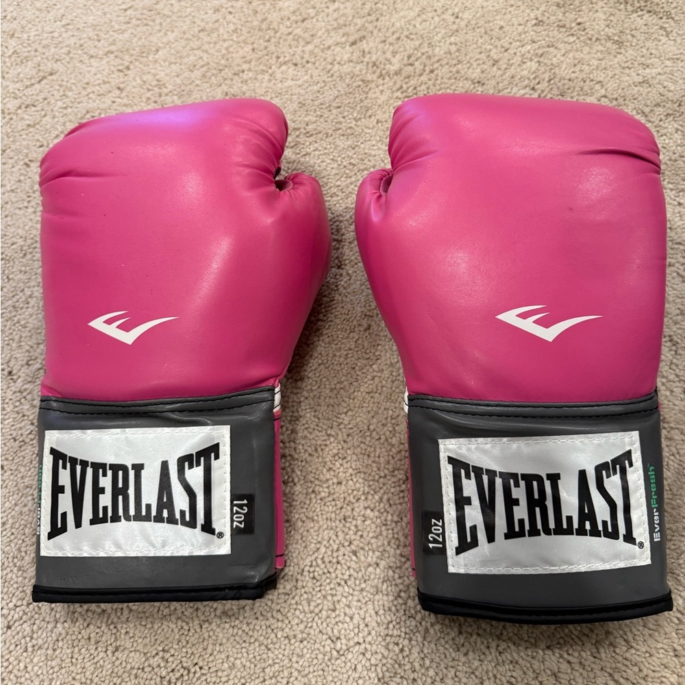 Everlast Women’s Pro Style Training Boxing Gloves (12 oz, pink)